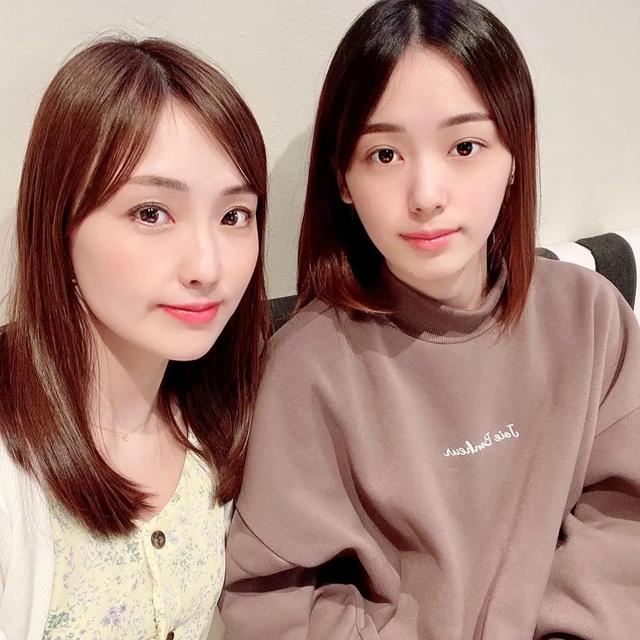 41歲顏值身材都太逆天！單親媽「和19歲女兒同框像姐妹」　分享「日常保養秘訣」：當真是美魔女