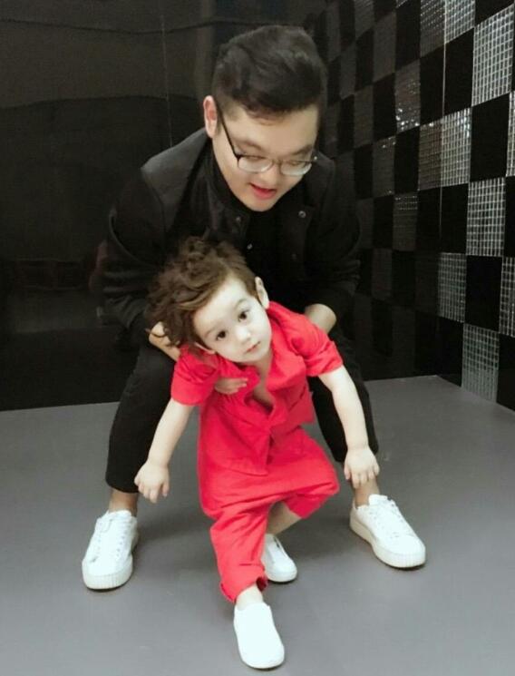 兒子顏值太高！寶爸「懷疑不是親生」連做4次親子鑒定　「結果出來」寶爸徹底懷疑人生