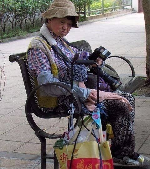  不婚不育！周潤發74歲胞姐獨居「近況曝光」　回農村老家生活「自稱姐弟關係」似楚河漢界
