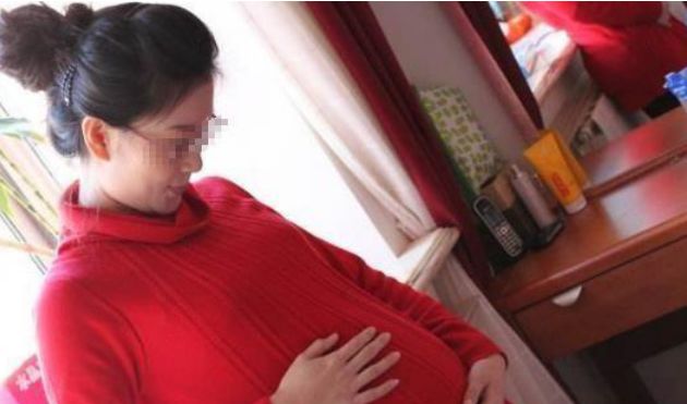 事有蹊蹺！兒媳懷孕「一穿褲子就流產」婆婆超痛心　查看監控「捉真兇」大罵兒子：枉為人