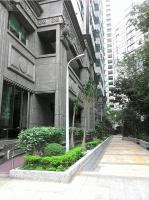 宣布無限期停工！張宇消失3年近況曝光「最愛陪妻子逛菜市場」　「窩在160坪新店豪宅」把時間全給家人