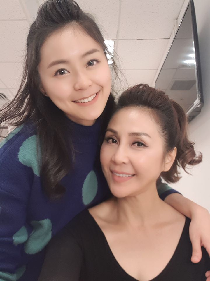 方琦爆哭吐真言「曾想過當別人家孩子」　梁佑南向女兒道歉：當媽媽有很多不得已
