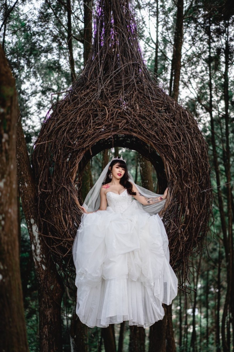 安迪愛女「無預警曬婚紗」報喜：該公開了！　不只是歌姬「靠自己當CEO」向天上爸喊話：爸請你放心