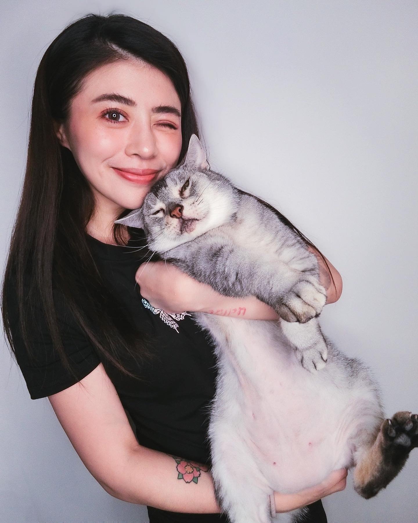 安迪愛女「無預警曬婚紗」報喜：該公開了！　不只是歌姬「靠自己當CEO」向天上爸喊話：爸請你放心