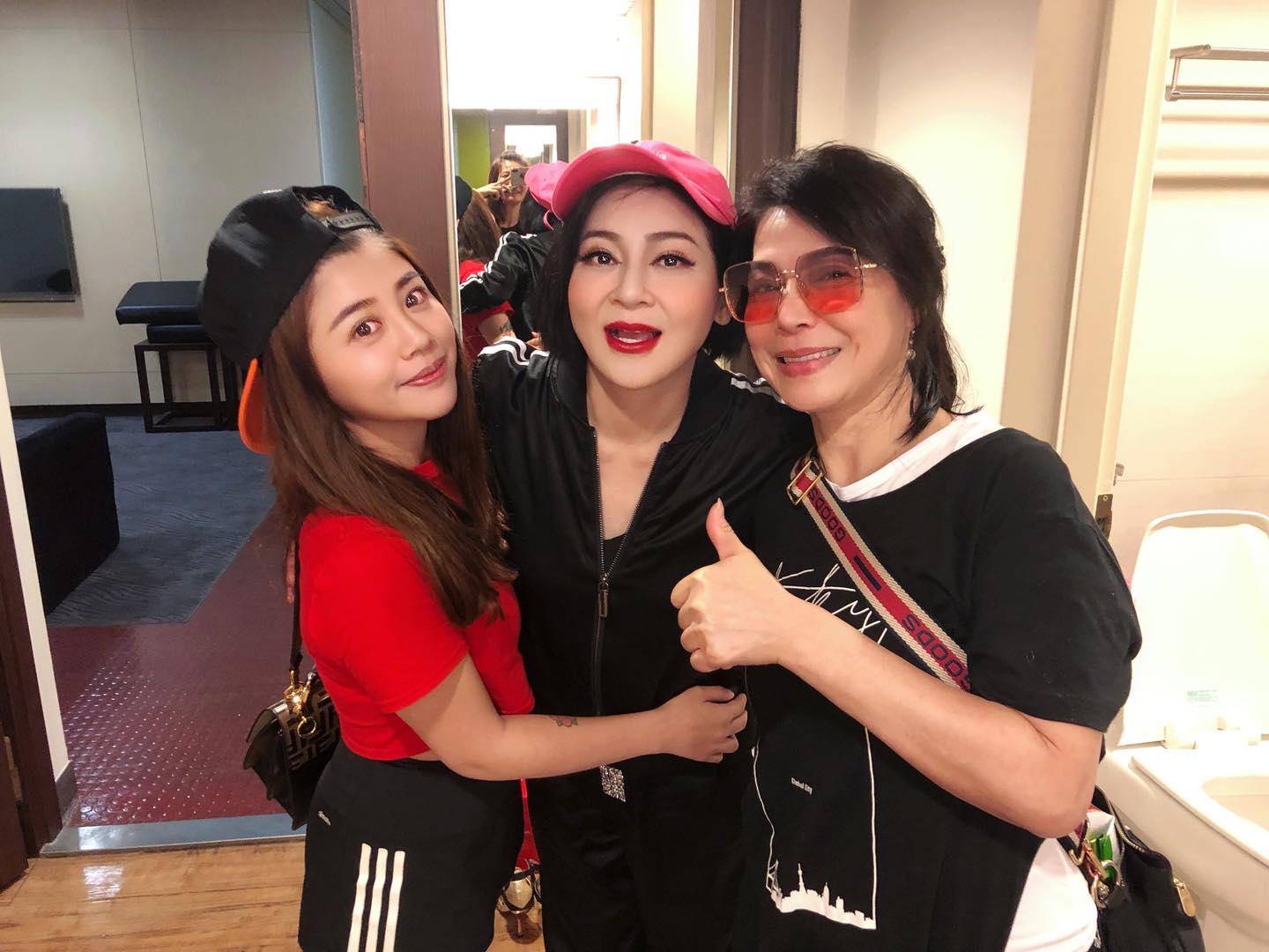 安迪愛女「無預警曬婚紗」報喜：該公開了！　不只是歌姬「靠自己當CEO」向天上爸喊話：爸請你放心