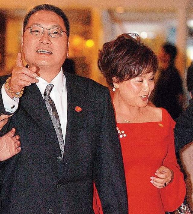 豪門媳難當！為生兒子致「終身不育」　足忍40年「老公卻轉身另覓新歡」：生不出兒子就是女人的錯