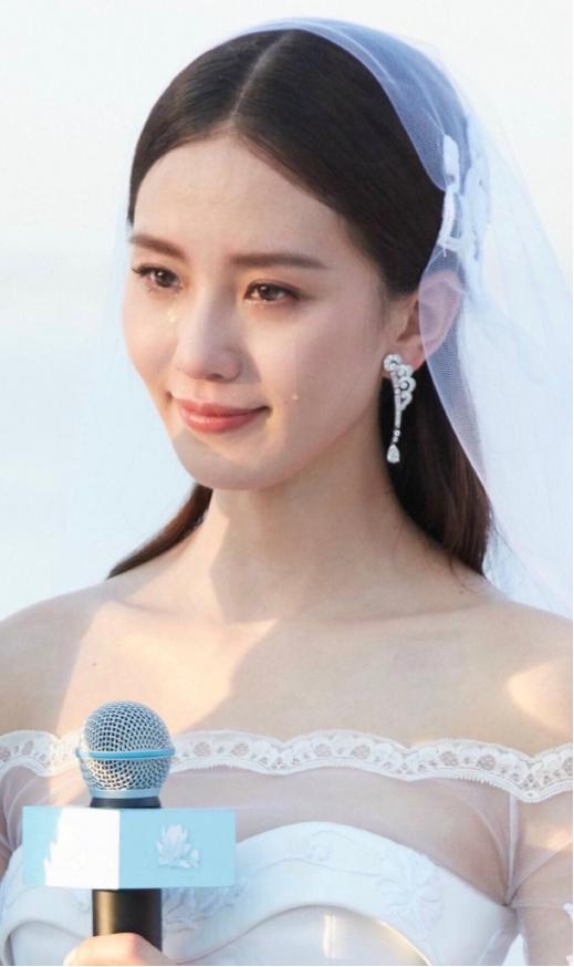 3段情史太精彩！劉詩詩 「 被胡歌埋怨」明戀她都不知道　從傻白甜到「10億闊太」 ：她骨子裡很硬