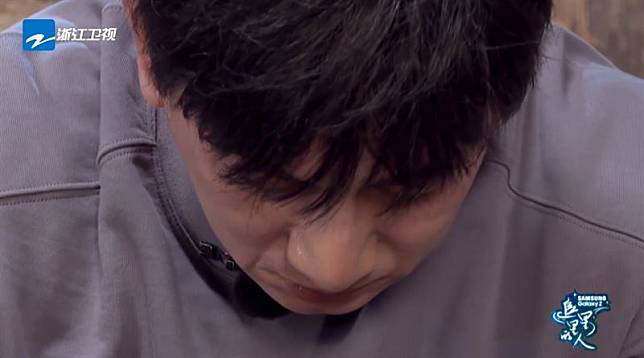 錄影突落男兒淚！吳奇隆紅了33年「感慨好友一個個消失」　「一連串真性情反應」惹哭全網：好單純的人