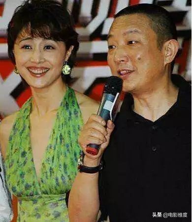 結了3次婚！她51歲攜子「再嫁第一任丈夫」吃回頭草　繼子是「當紅明星」母子感情也很好