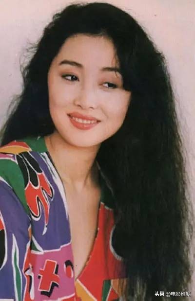 結了3次婚！她51歲攜子「再嫁第一任丈夫」吃回頭草　繼子是「當紅明星」母子感情也很好