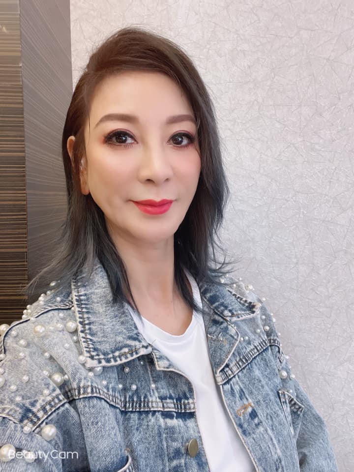 為家人打拼40年！楊繡惠國中畢業「代阿西扛家計」拚四房寵爸媽　56歲砸千萬「宣布新身分」粉絲全嗨翻
