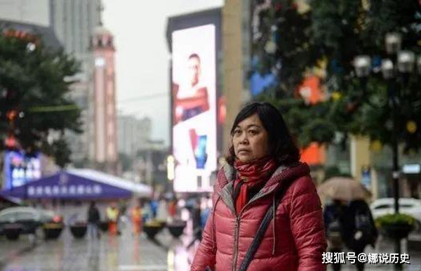 保姆因迷信「拐走僱主兒子」！養育26年後主動送回　孩子生母卻表示：早在22年前就「找回兒子」