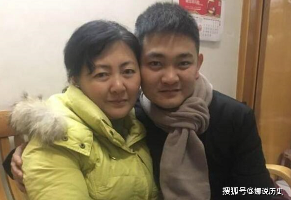 保姆因迷信「拐走僱主兒子」！養育26年後主動送回　孩子生母卻表示：早在22年前就「找回兒子」