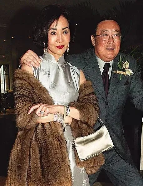 最強豪門闊太復仇記！隱忍43年「逼走小三們」　送私生子端盤子「獨享70億遺產」