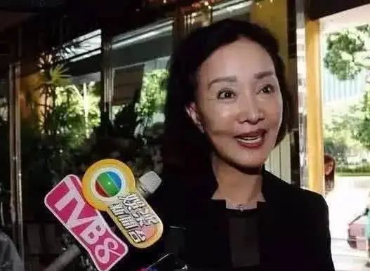 最強豪門闊太復仇記！隱忍43年「逼走小三們」　送私生子端盤子「獨享70億遺產」