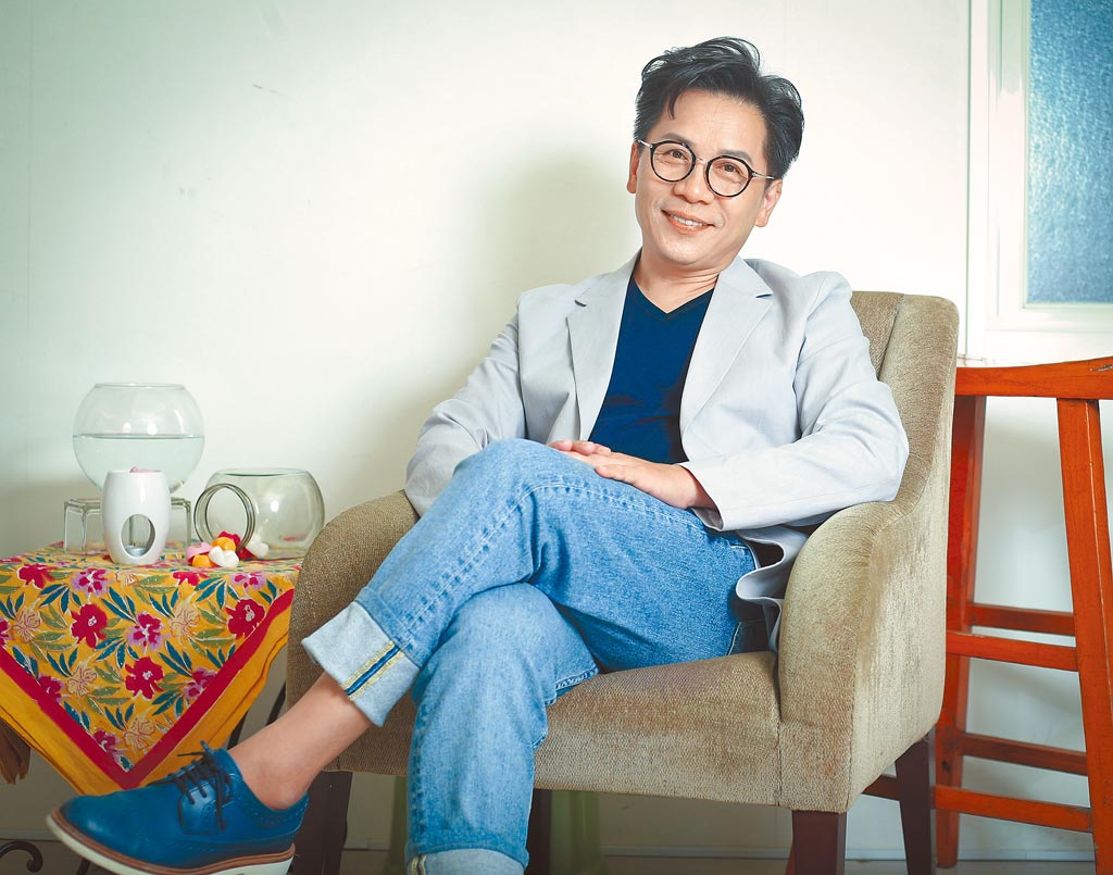 從豪門管家到演藝圈暖男！許傑輝的貼心哲學與房地產致富傳奇