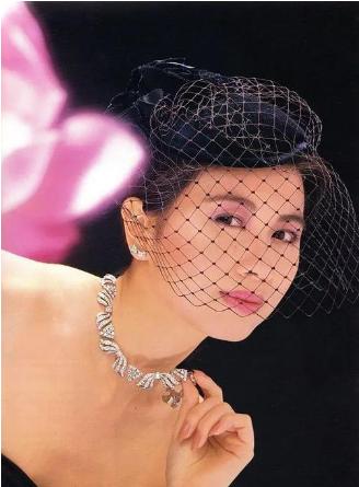 3結2離！她曾紅過邱淑貞「卻遭前夫曝一週要10次」事業受挫　47歲三婚「再嫁初戀」擁豪車無數