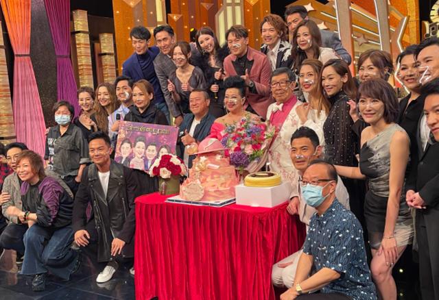 終於能享福！71歲女星「抱金孫燦笑」送7千萬豪宅娶媳　當年尪拋家棄子「一手帶大3兒女」苦盡甘來