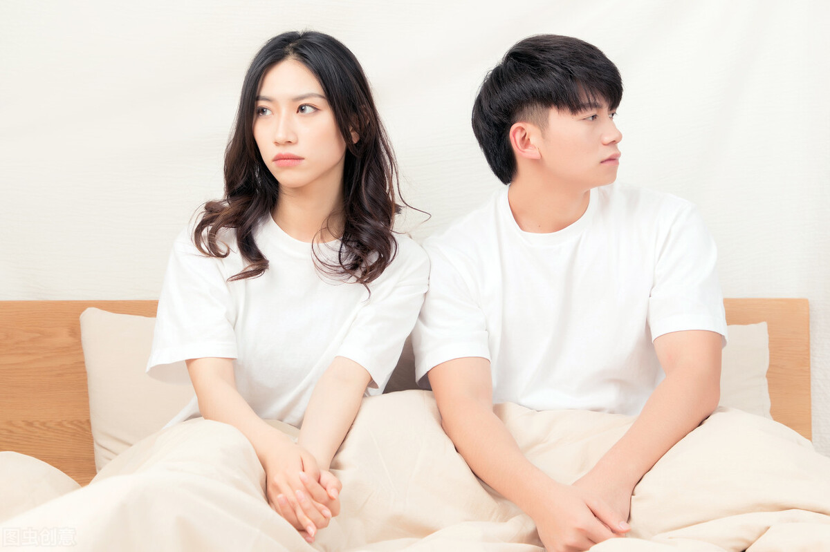 離婚3個月！女人深夜給前夫私訊：「睡了嗎？」　前夫回覆三條訊息「治癒一家三口」