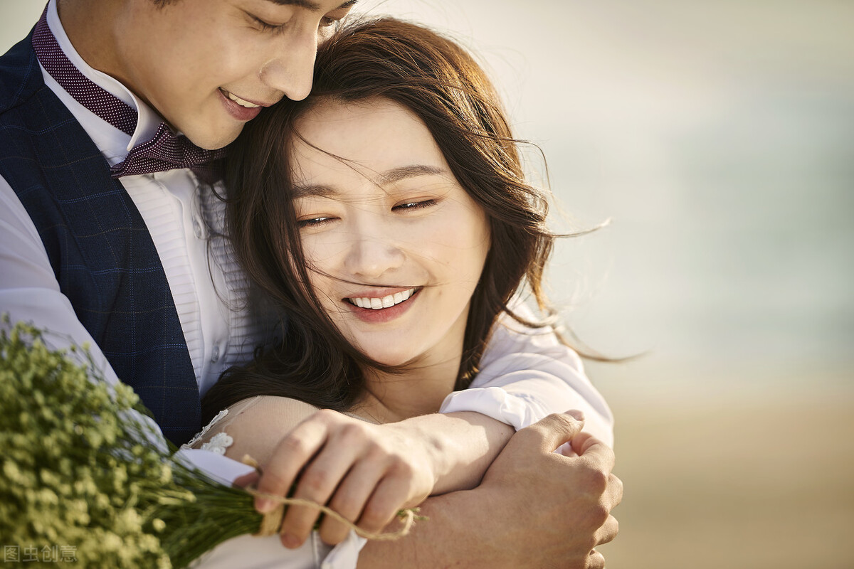 離婚3個月！女人深夜給前夫私訊：「睡了嗎？」　前夫回覆三條訊息「治癒一家三口」