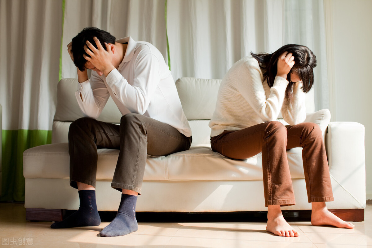 離婚3個月！女人深夜給前夫私訊：「睡了嗎？」　前夫回覆三條訊息「治癒一家三口」