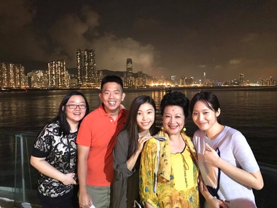 終於能享福！71歲女星「抱金孫燦笑」送7千萬豪宅娶媳　當年尪拋家棄子「一手帶大3兒女」苦盡甘來