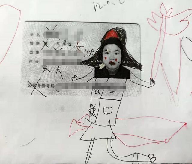 媽媽對8歲女兒百般挑剔「嫌她不長進」：根本不像我　無意翻到女兒書包「夾著一封信」內容讓她好慚愧