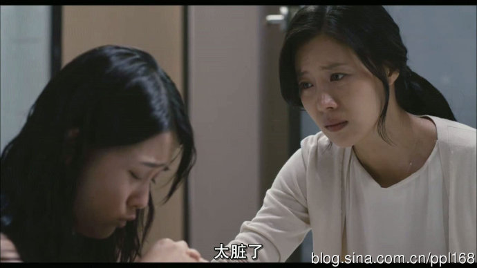媽媽對8歲女兒百般挑剔「嫌她不長進」：根本不像我　無意翻到女兒書包「夾著一封信」內容讓她好慚愧