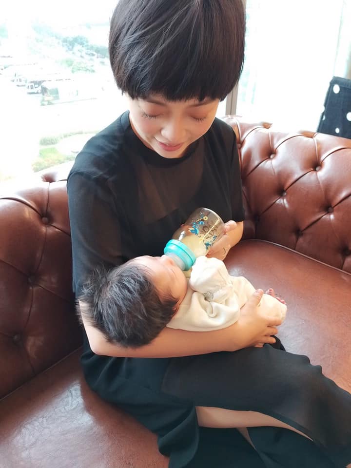 堅持不配合生二胎！貝童彤「不捨愛女孤單長大」計畫懷孕遭尪狠拒　再加碼「超高難度條件」：想當媽難了