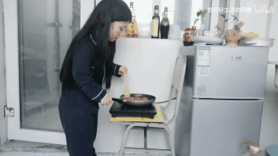 身高僅120公分！28歲袖珍女孩「求職處處碰壁」被笑從不放棄　人小志氣高「靠自己買下第一棟房」活出漂亮人生