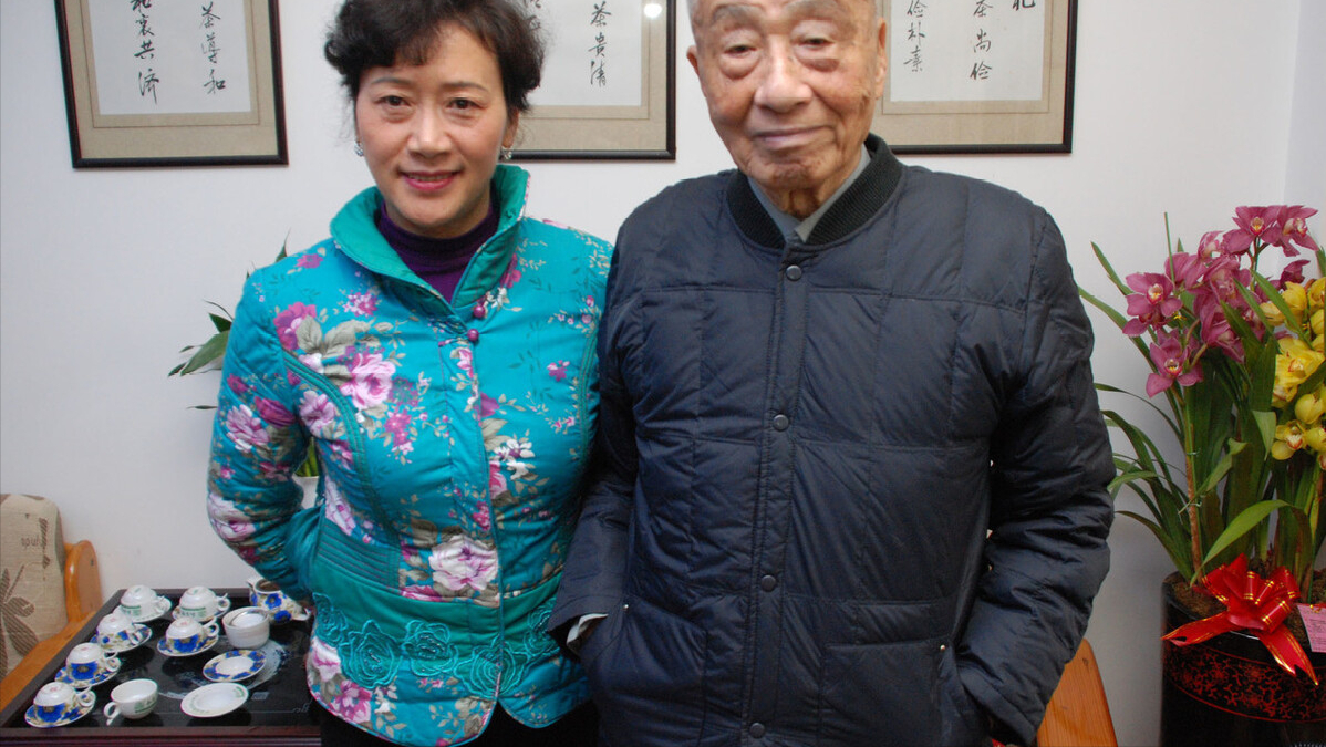 以為再婚會很快樂！73歲老人坦言「我每月退休金3萬」卻買不起牛肉吃　後悔再婚「一個人更快樂」