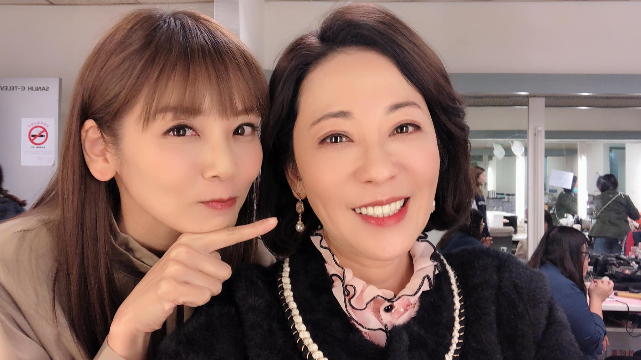 30年都沒變！54歲況明潔「俏皮曬舊照」網讚：重回城市少女　被2繼子「當仙女對待」笑曝訓話家常