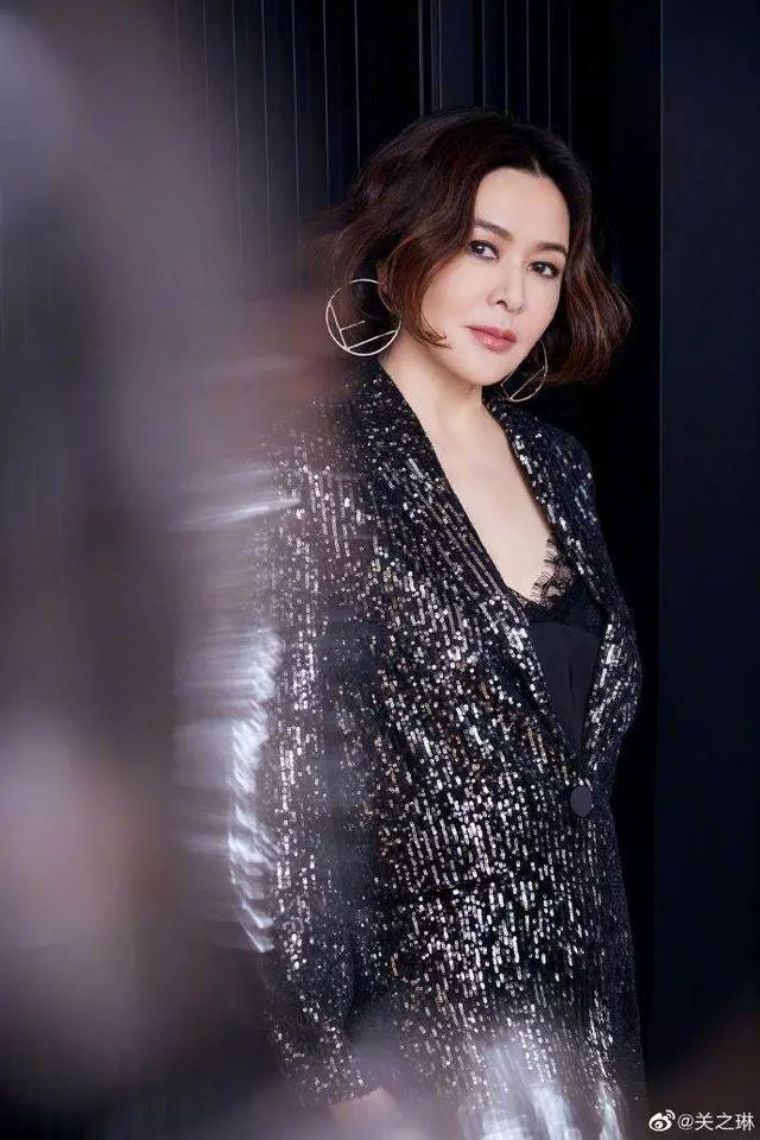 將原配逼到流產！關之琳「再談高爾夫球事件」：除了自渡，他人愛莫能助　時隔28年獨白：自己沒主動