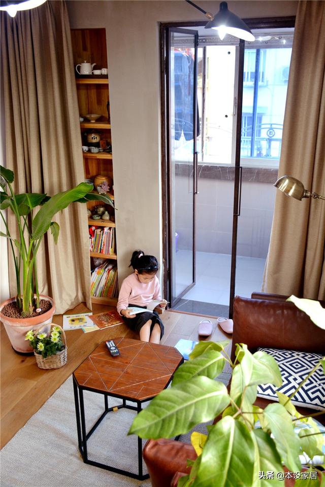 14坪房住五人！小夫妻「巧妙改造2房2廳」不嫌擠　妥善收納「各自擁有獨立空間」四季三餐都溫馨