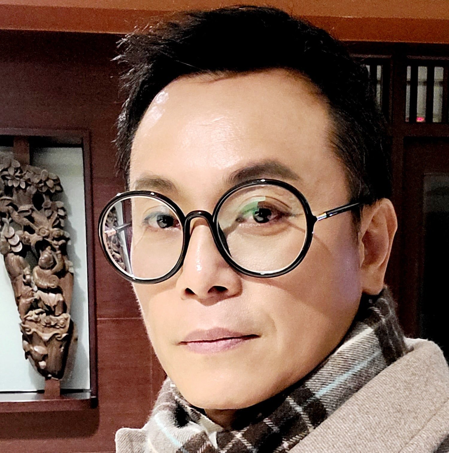 最愛頭號粉絲離開！陳霆「淚送母親最後一程」感念養育恩　「陪母抗病數年」哽咽約定：我們彼岸再見