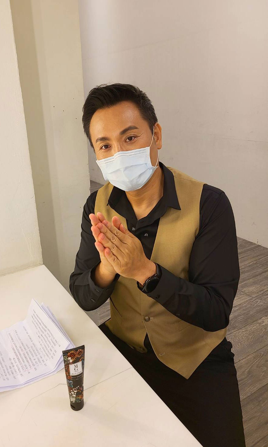 最愛頭號粉絲離開！陳霆「淚送母親最後一程」感念養育恩　「陪母抗病數年」哽咽約定：我們彼岸再見