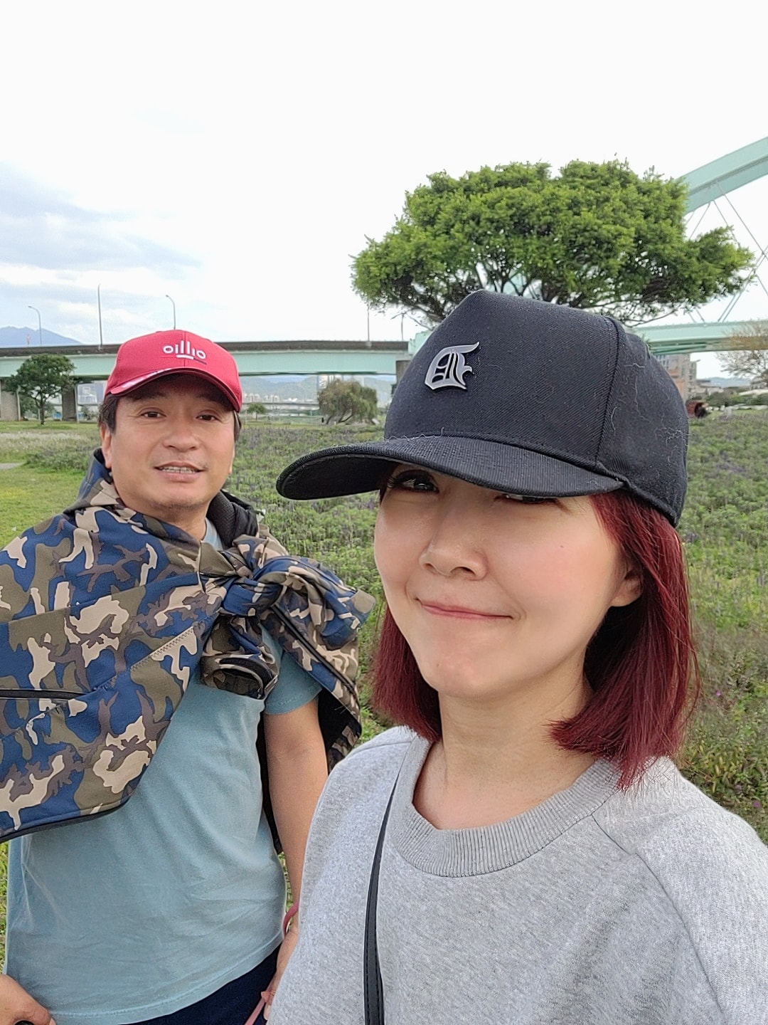 18歲愛女奪「議長獎」畢業！余皓然激動「轉播女兒光榮獲獎」：好驕傲　親獻唱畢業歌「 秀驚人音樂天賦」獲全網狂讚