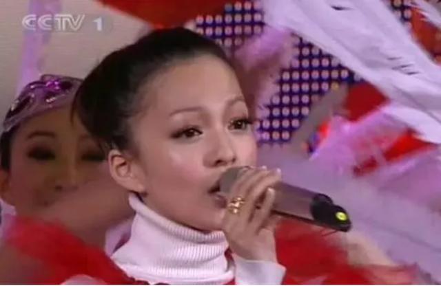 張韶涵的前塵往事！患病後被家人「捲走全部財產」閨蜜趁機上位　沉寂多年「重回頂峰」