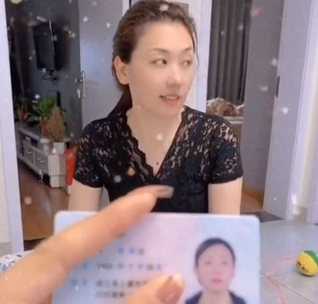 53歲婆婆顏值「逆生長」！年輕狀態被質疑真實年齡　兒媳無奈曬出「婆婆身份證」：站一起壓力好大