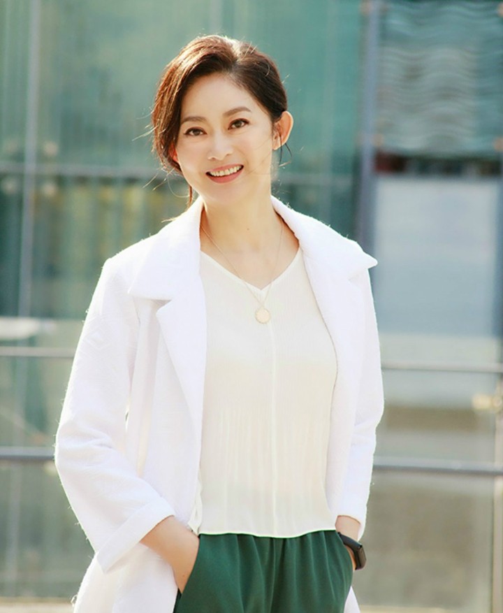 最有度量後母！劉瑞琪結婚逾20年「為三繼子女」放棄生養機會　感慨「父母過度寵溺」連爺奶都忙著討好孫
