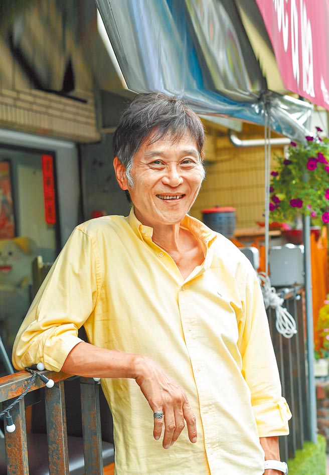 出生台灣望族！喜翔從小「被全家族寵上天」讓爸媽操碎心　「生日和父忌日同一天」心裡藏著悔恨：阿爸，對不起