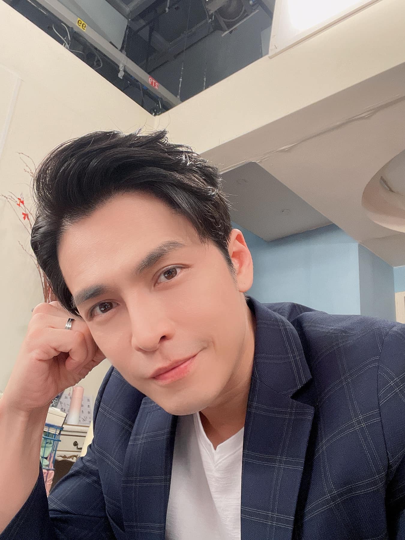 生命中最愛的女人！Gino「罕曬媽媽」告白：做我背後依靠20年　「媽媽逛市場被認出」欣慰：兒子終於熬出頭