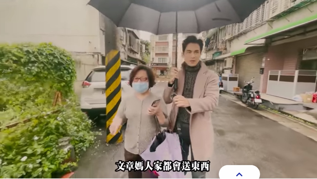 生命中最愛的女人！Gino「罕曬媽媽」告白：做我背後依靠20年　「媽媽逛市場被認出」欣慰：兒子終於熬出頭