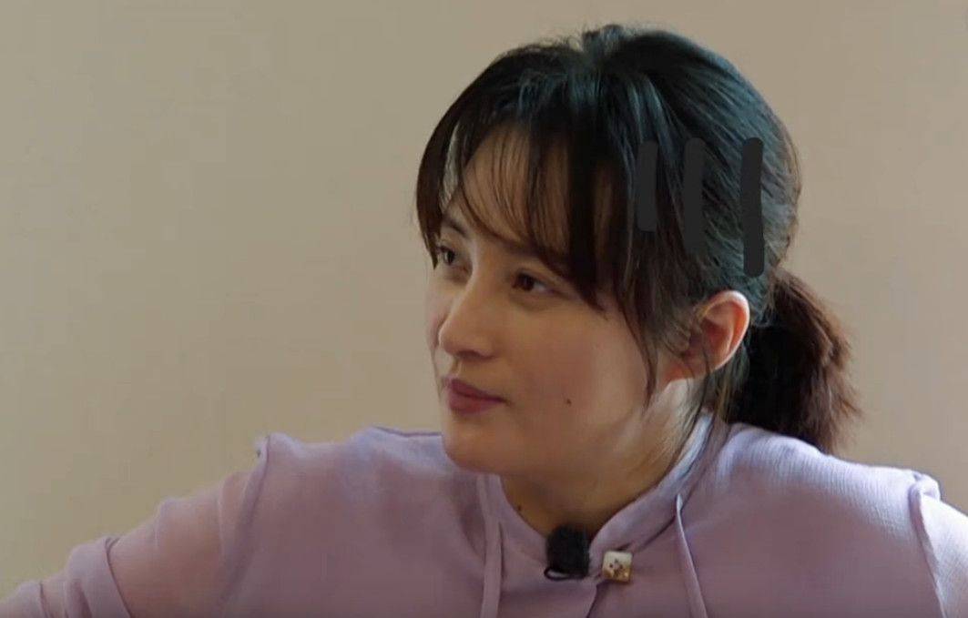 瓊瑤親自為她取藝名！45歲帶「14歲兒子拍大片」被嘲　曾靠美貌迷倒3男人「屢陷插足風波」
