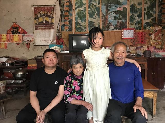 全家的開心果！母離家父生重病「10歲女兒包辦家務」　跳舞為父解憂「懂事不想要奢侈品」：一起吃飯就滿足