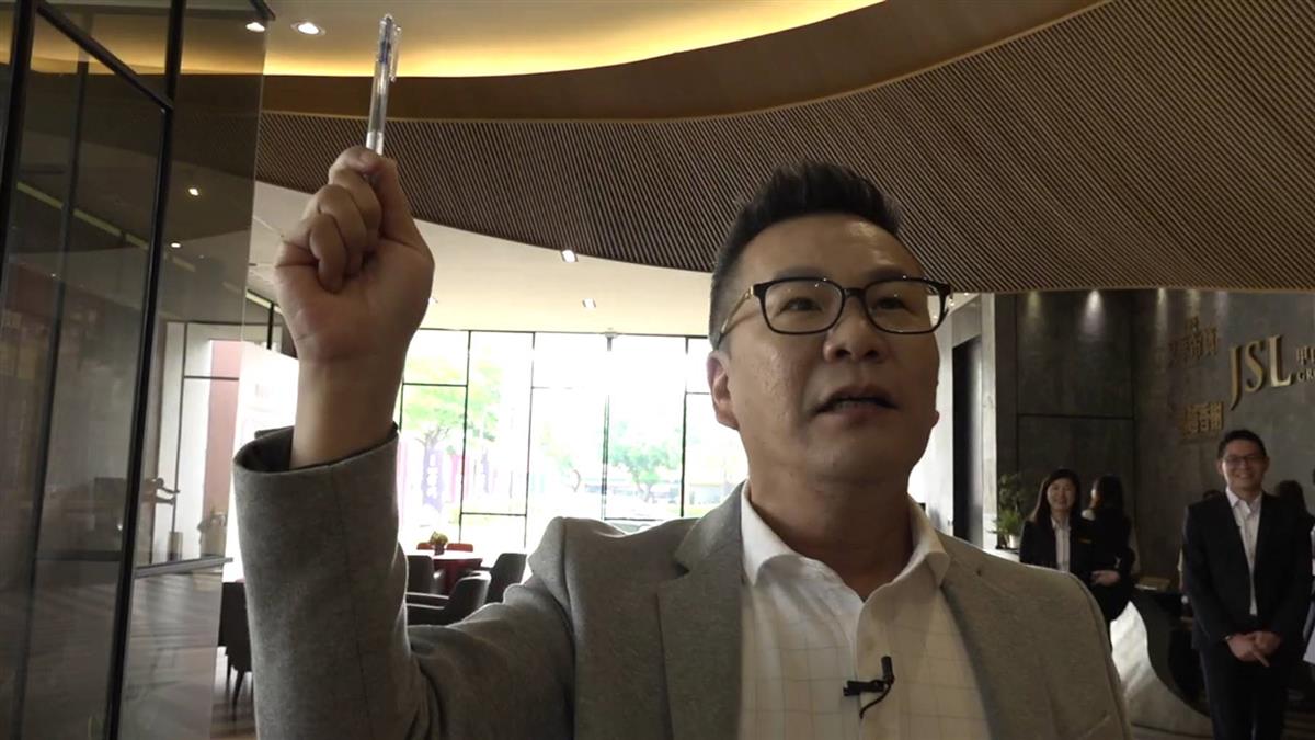 夫妻在家待太久！沈玉琳爆「與小17歲嫩妻鬧離家」氣到扭頭就走　3小時後「卻傳百封簡訊道歉」夫妻和睦有撇步