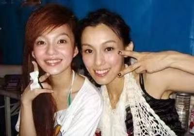 閨蜜情破裂？梁靜茹清空「與范瑋琪合照」並取關對方　直播不留情面「避嫌不同框」