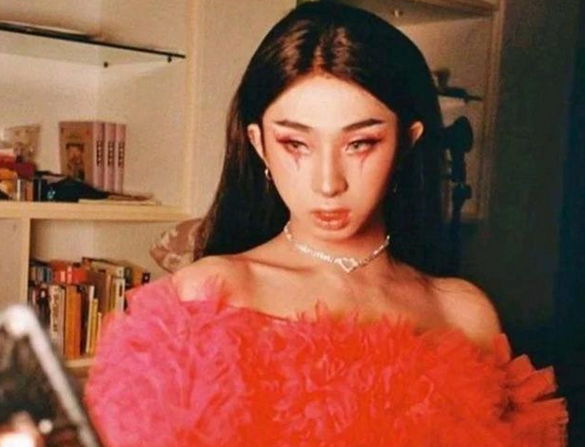 繼穿女裝後又與女生共浴！伊能靜「力挺兒子做自己」　泛淚說父母「只是守望者」