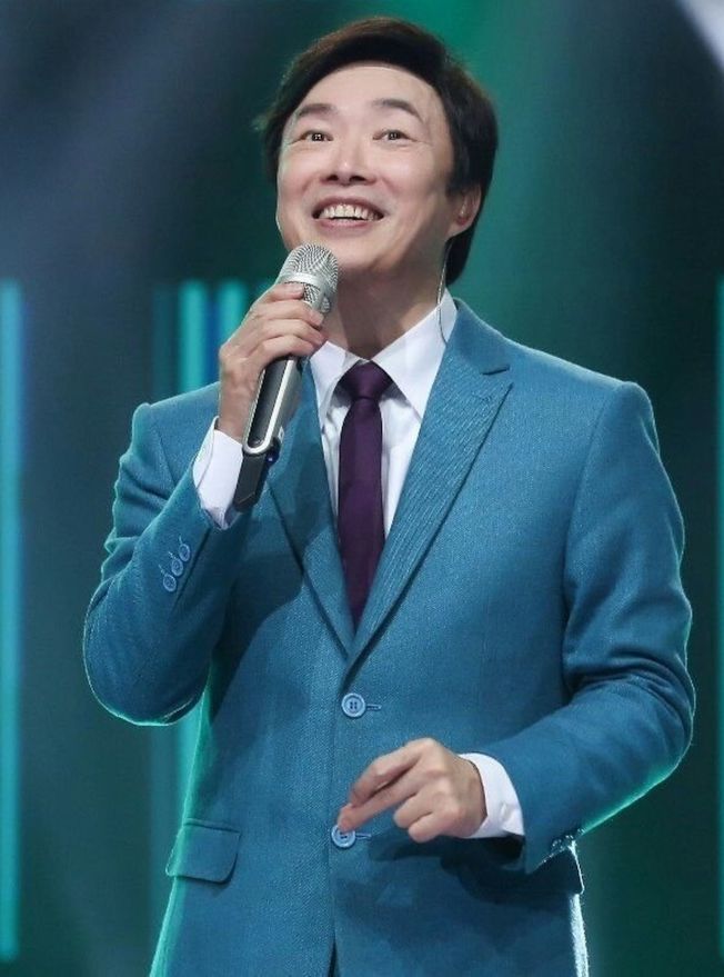 21歲就買房！費玉清「唯一興趣就是買房」累積20億身價　對自己小氣「把財產都拿來做公益」習慣打包剩菜