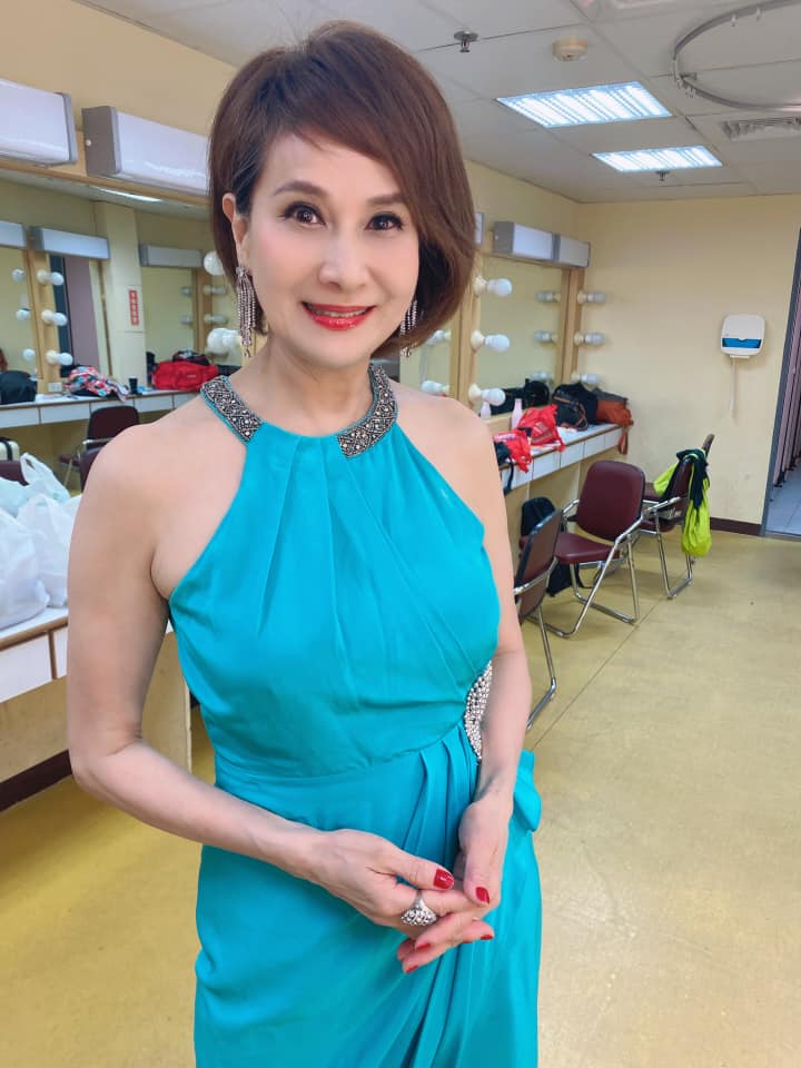 葬送11年青春！65歲向娃嘆「當單親媽太拚」為家計搞壞身體　失去子宮太絕望「女兒急伸手救了她」